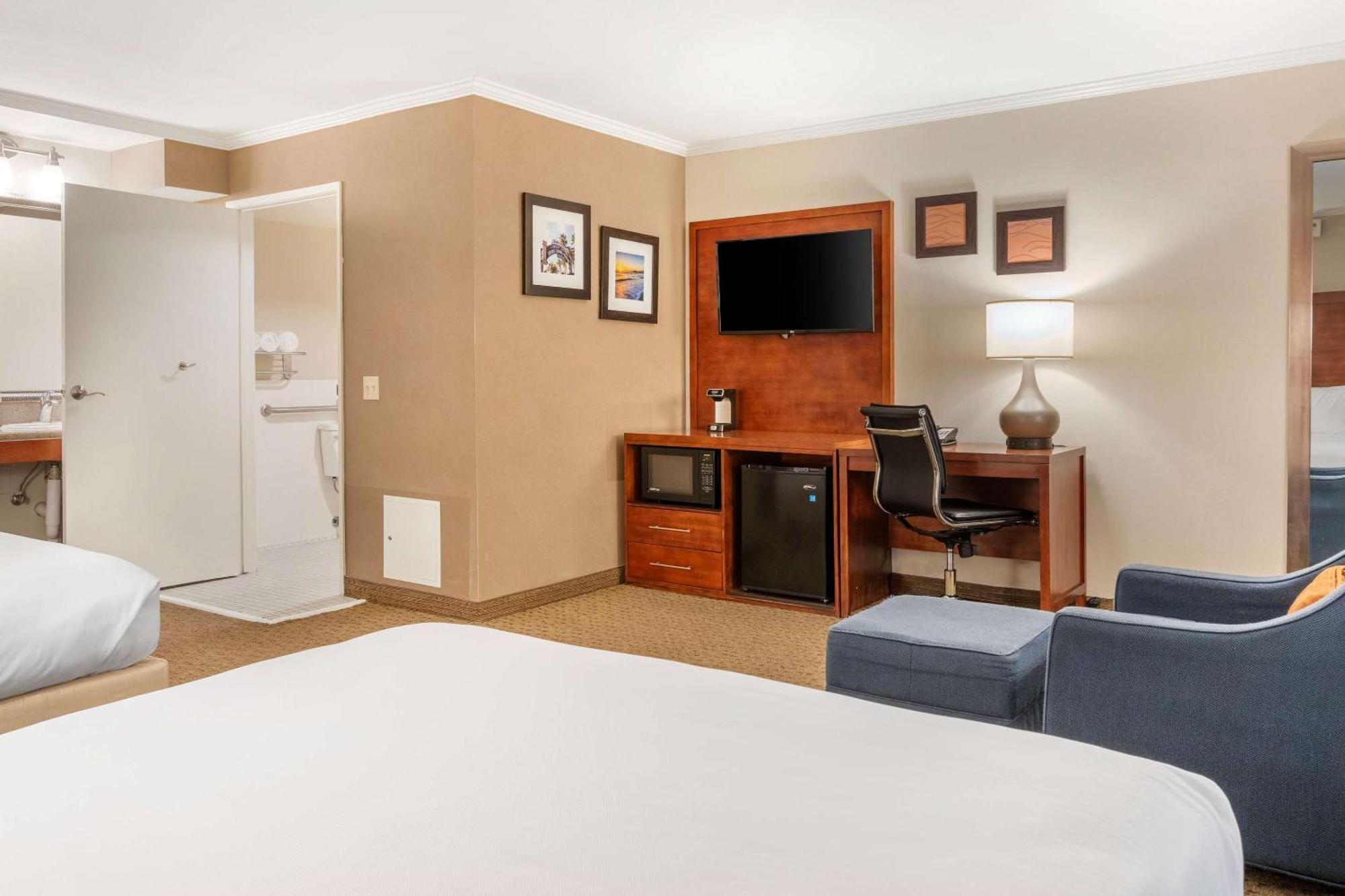 Comfort - West Angeles 2* Santa Monica