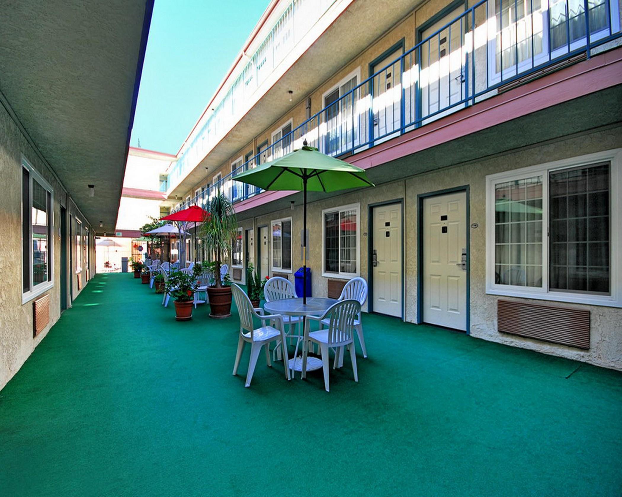 Comfort - West Angeles 2* Santa Monica