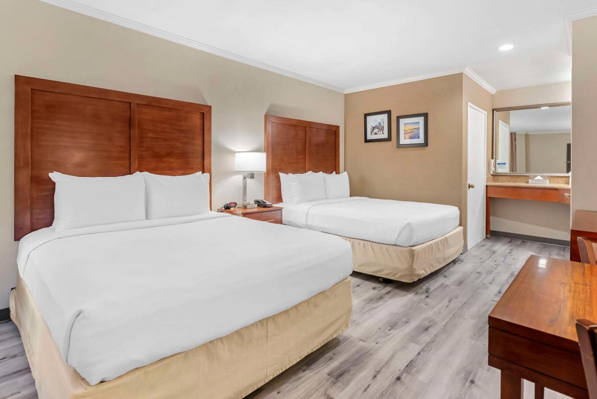 Comfort - West Angeles 2* Santa Monica